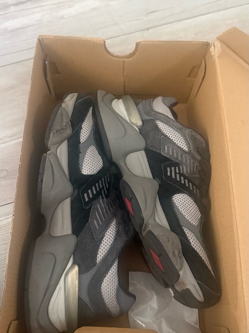 New Balance Men's  Sneakers size 6in Gray and Black